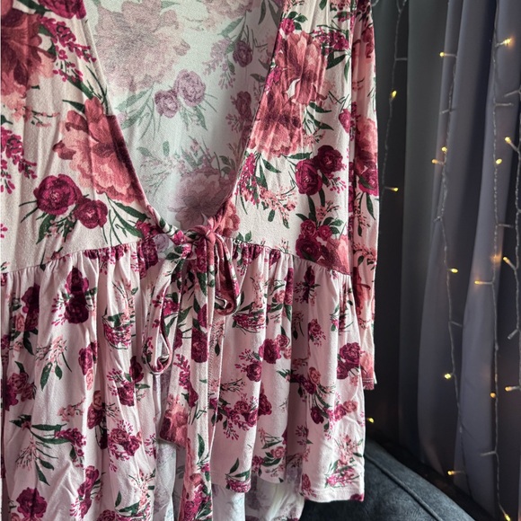 torrid Sweaters - Torrid Pink Floral Tie-Front Kimono/Cardigan Size 3